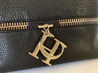 Cartera Carolina Herrera de cuero