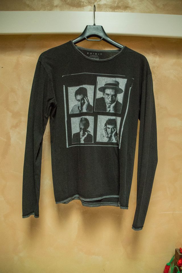 t-shirt nera manica lunga fantasia