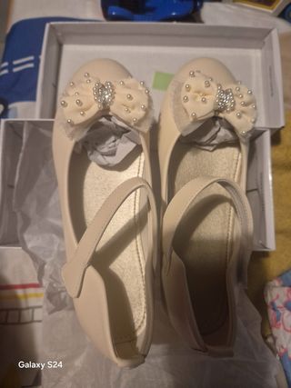 Zapatos de niña .