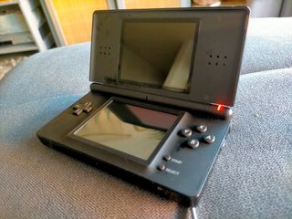 Nintendo DS lite