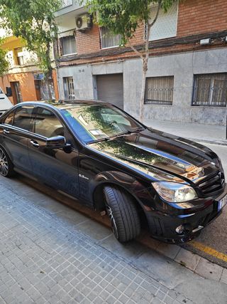Mercedes-Benz C63 AMG 2010