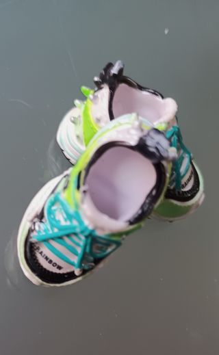Zapatillas muñeca 