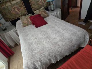 Camas. Bases tapizadas con colchón 150cm