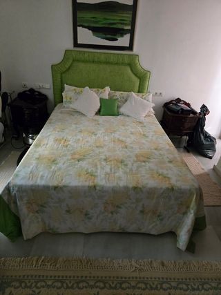 Camas. Bases tapizadas con colchón 150cm