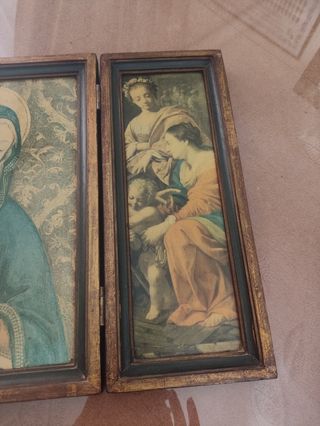 Antiguo tríptico con escenas religiosas