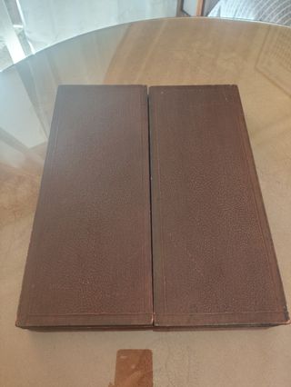 Antiguo tríptico con escenas religiosas