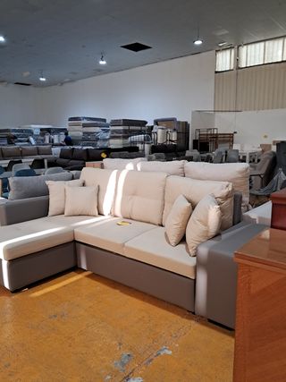 Sofá Chaislongue + baúl + doble Cama