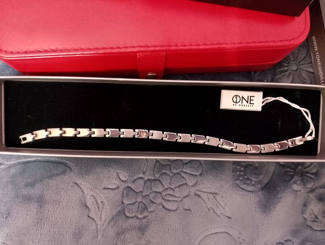 Bracciale in acciaio