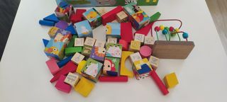 Baúl de madera con piezas y actividades