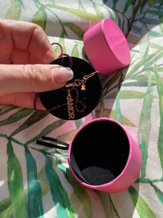 Colgante Tous “AMOR” con cadena bañada oro