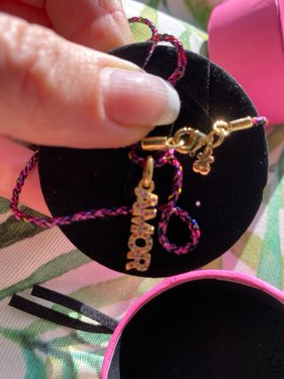 Colgante Tous “AMOR” con cadena bañada oro