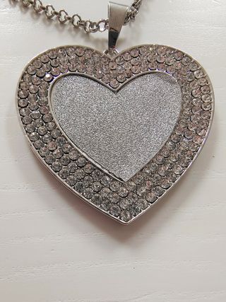 Collana lunga con ciondolo a cuore