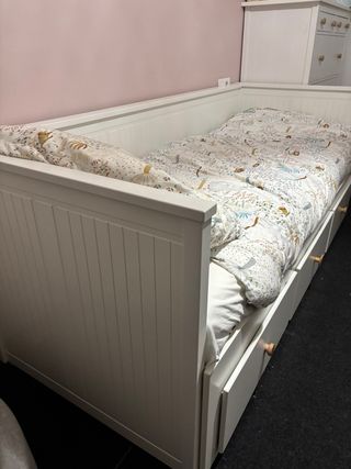 cama ikea hermes