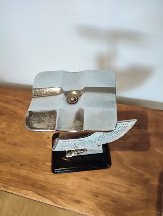 Antiguo Pesacartas