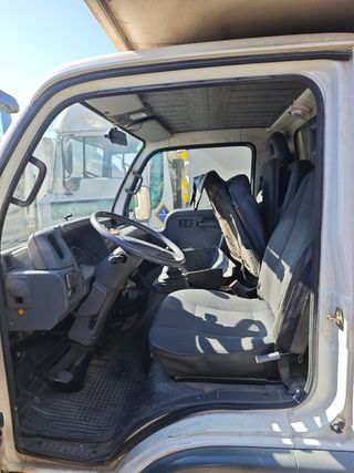 Nissan Cabstar 2004