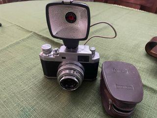 Fotocamera Vintage Ferrania Ibis con Flash  