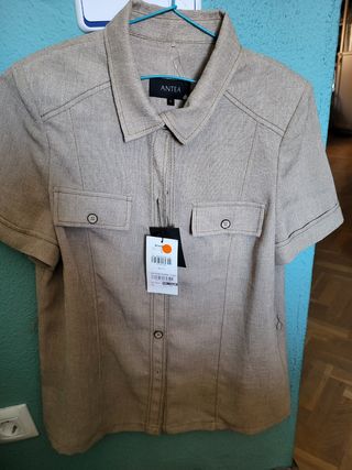 Blusa safari camel