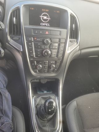 Opel Astra 2013