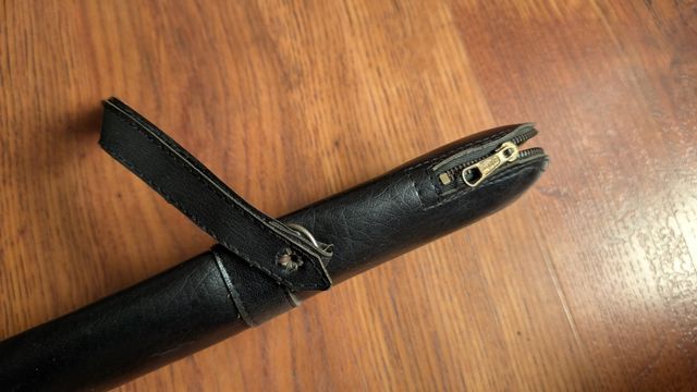 Antigua funda con baquetas para tamboril 
