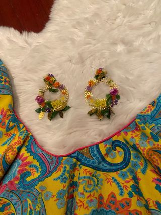 Traje flamenca y pendientes