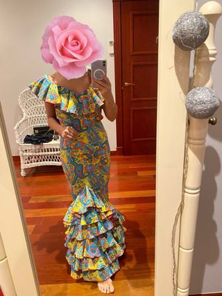 Traje flamenca y pendientes