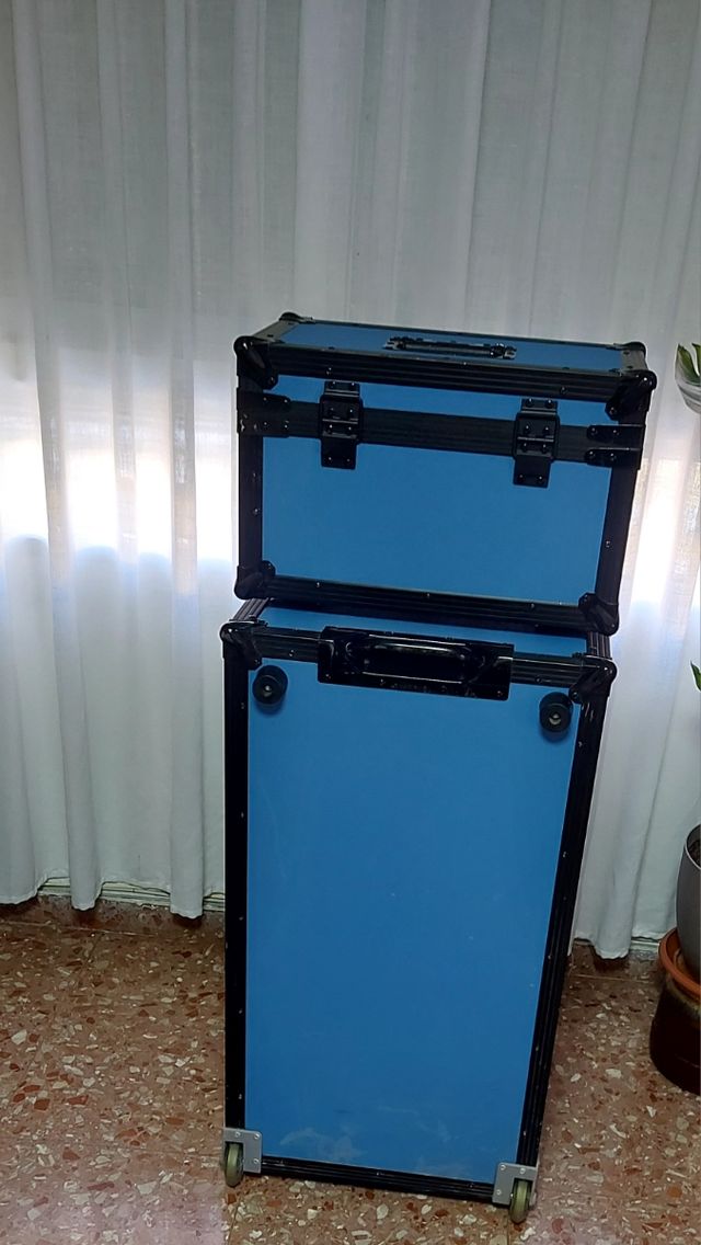 Caja para equipos de música