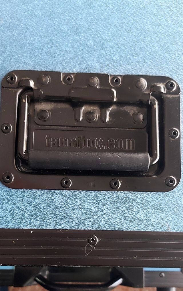 Caja para equipos de música