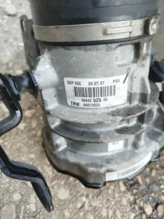 Bomba dirección asistida C4 p 2009 96842 525 80