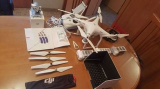 DJI Phantom 3 Advanced Drone con extras, poco uso