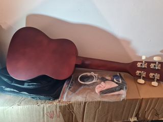 Ukelele madera natural