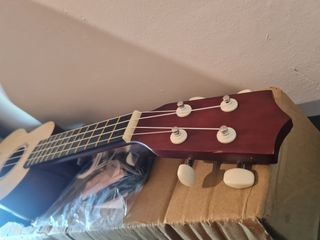 Ukelele madera natural