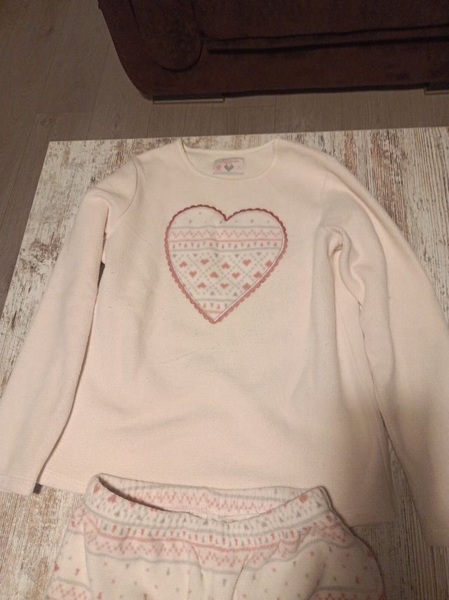 Pijama polar 9-10, se regala otro igual.