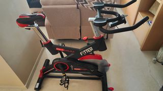 Bicicleta estática fitness spinning.