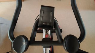 Bicicleta estática fitness spinning.