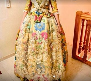 Traje fallera siglo XVIII