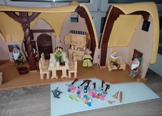 Cabaña de los 7 enanitos y Blancanieves