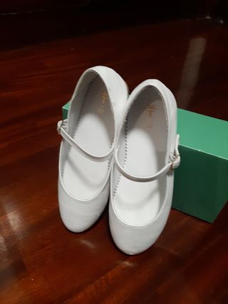 Zapatos  niña blancos