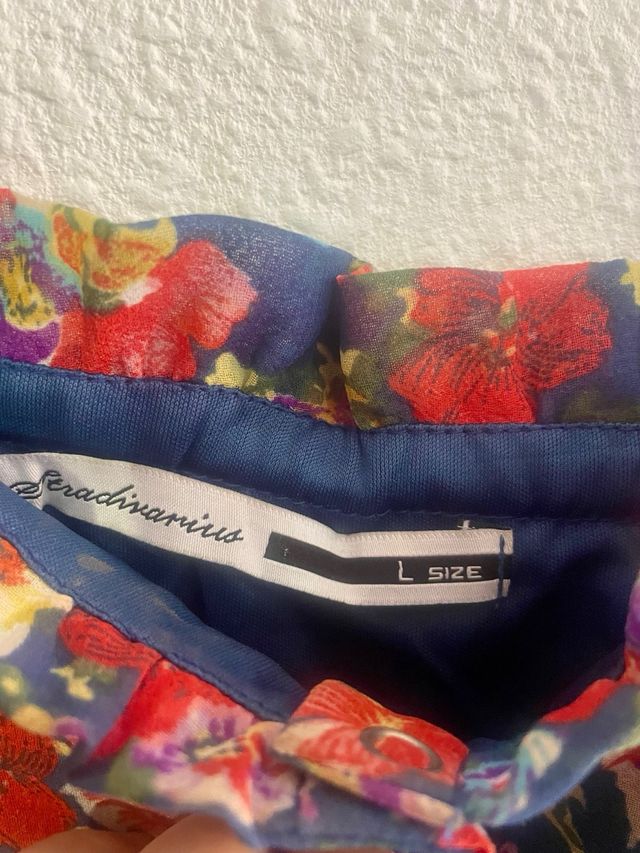 Vestido de flores Stradivarius