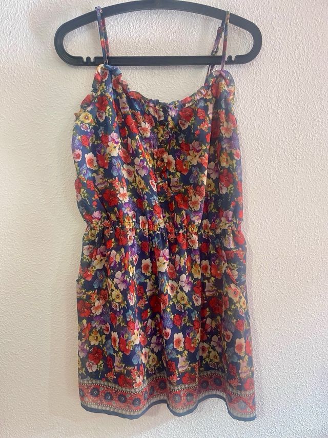 Vestido de flores Stradivarius