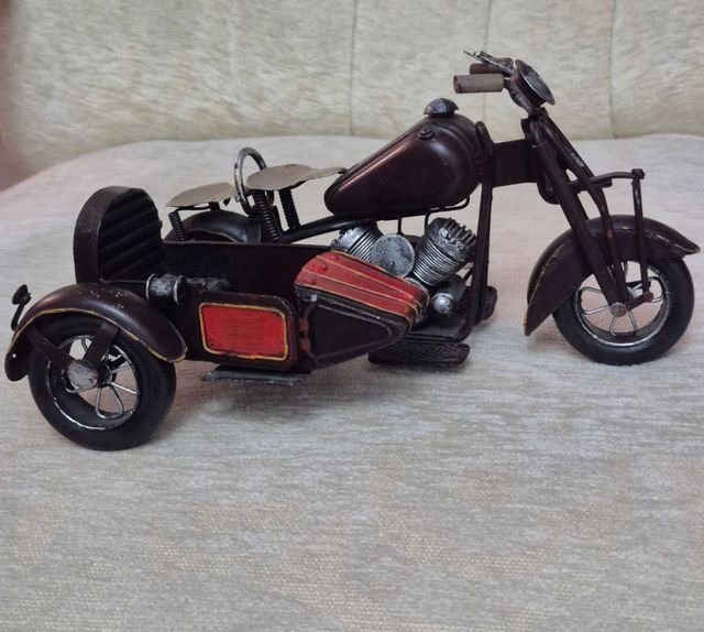 Modellino di sidecar vintage