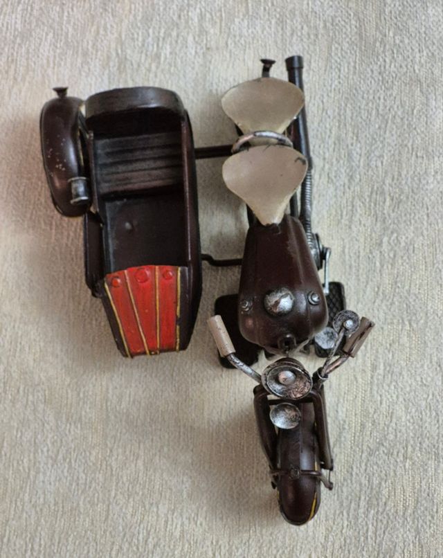 Modellino di sidecar vintage