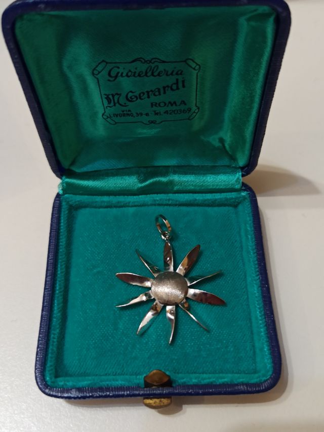 Ciondolo margherita oro 750