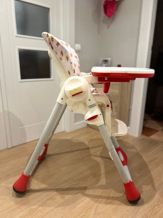 Trona para niños marca Chicco Polly.