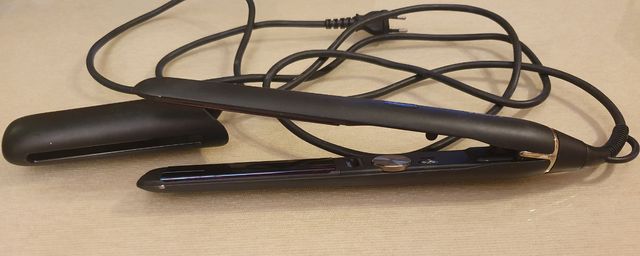 Plancha de pelo.  Philips