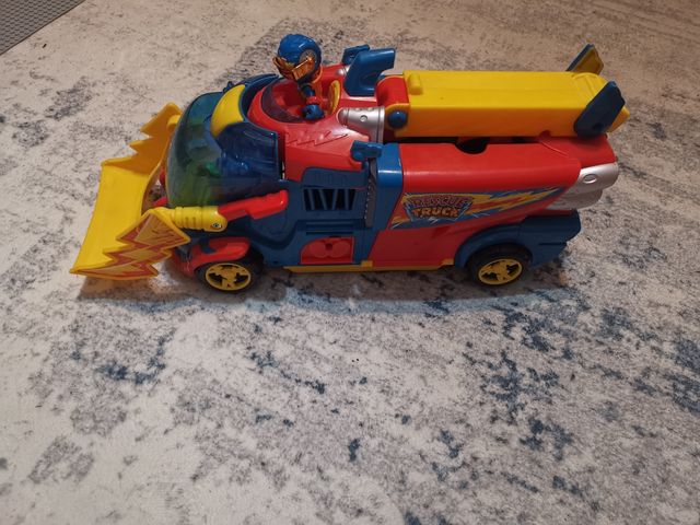 jugetes Superthings.