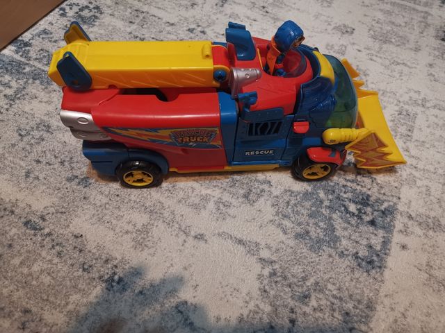 jugetes Superthings.