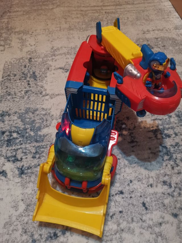 jugetes Superthings.