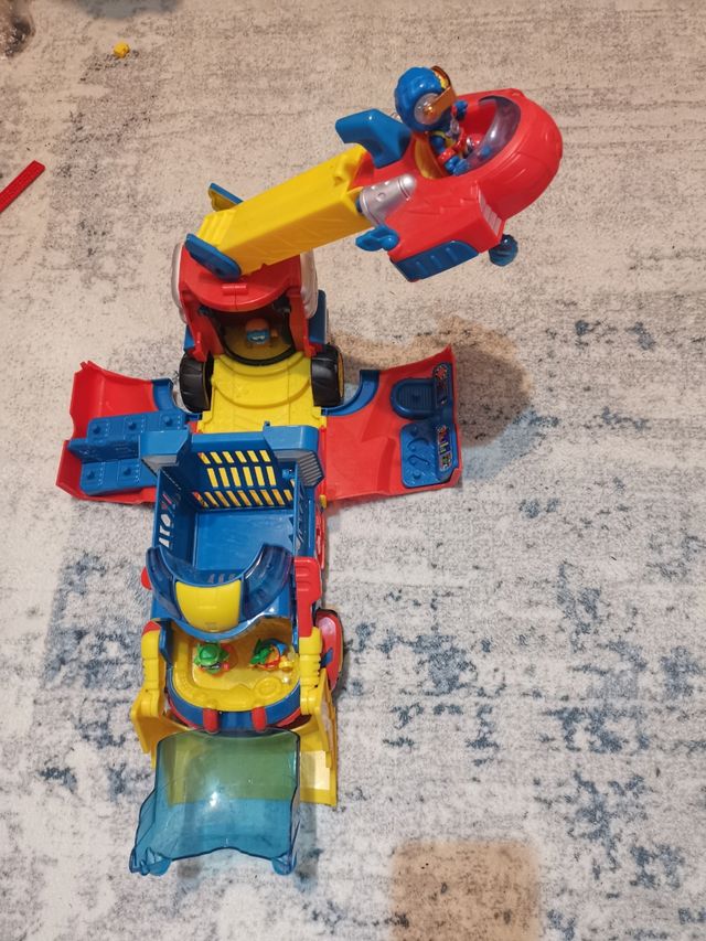 jugetes Superthings.