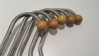 Perchas metálica y madera
