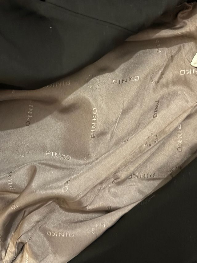 Pinko Blazer negra con muy poco uso